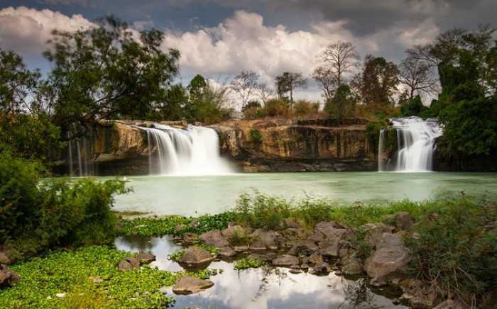 Dray Sap waterfall is one of the most breathtaking scenes in Lam Dong