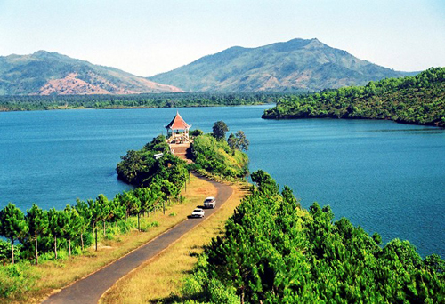 Lake T'nung is known as Pleiky eyes