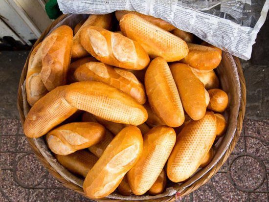 the crispy bun of freshly baked bread