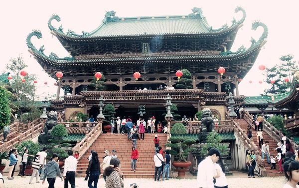 Thien Tru temple, one of the stop along the bank of Yen stream in Perfume Pagoda.
