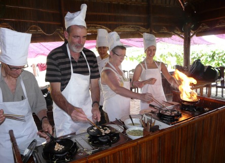 Cooking class in Tra Que vegetable village